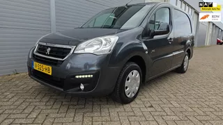 Peugeot Partner 122 1.6 BlueHDi 100 L2 XL Première S&S | EURO6| Airco | 3 Zits| Trekhaak